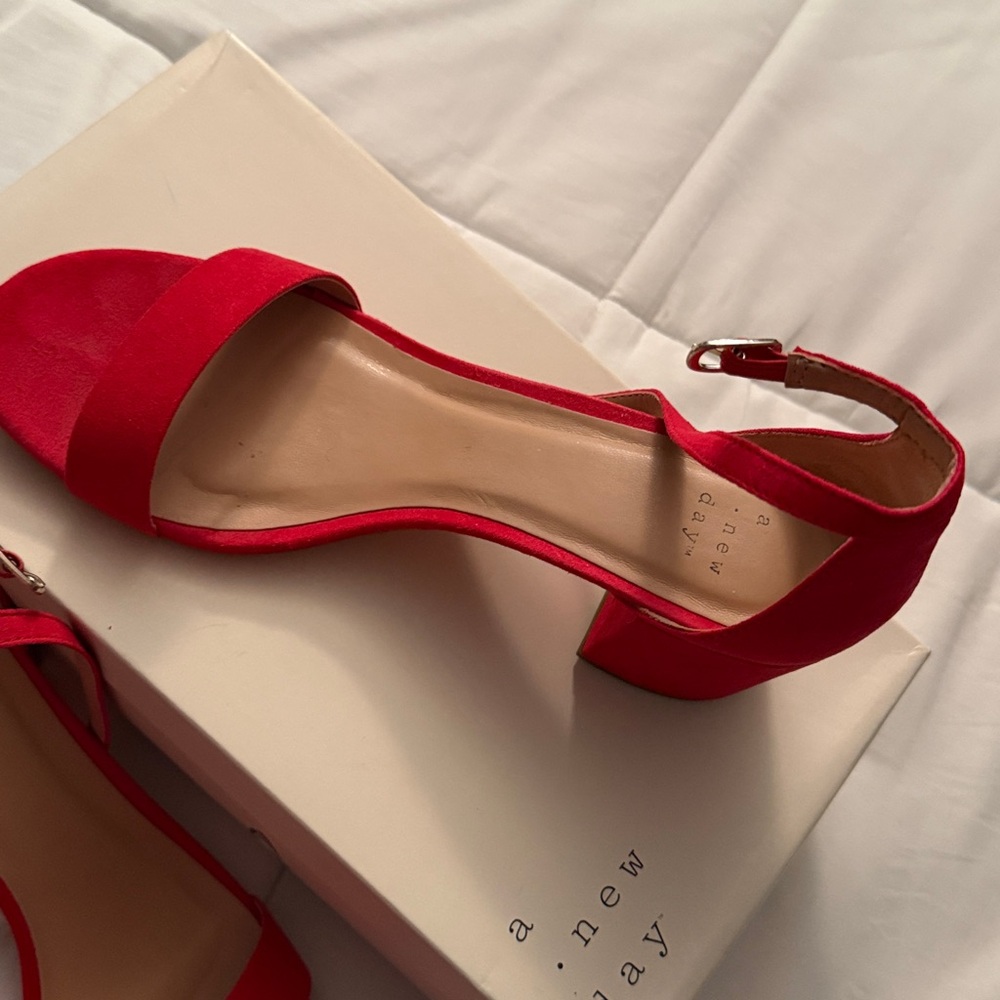 Red straps open toe heels (worn once) - Picture 3 of 7